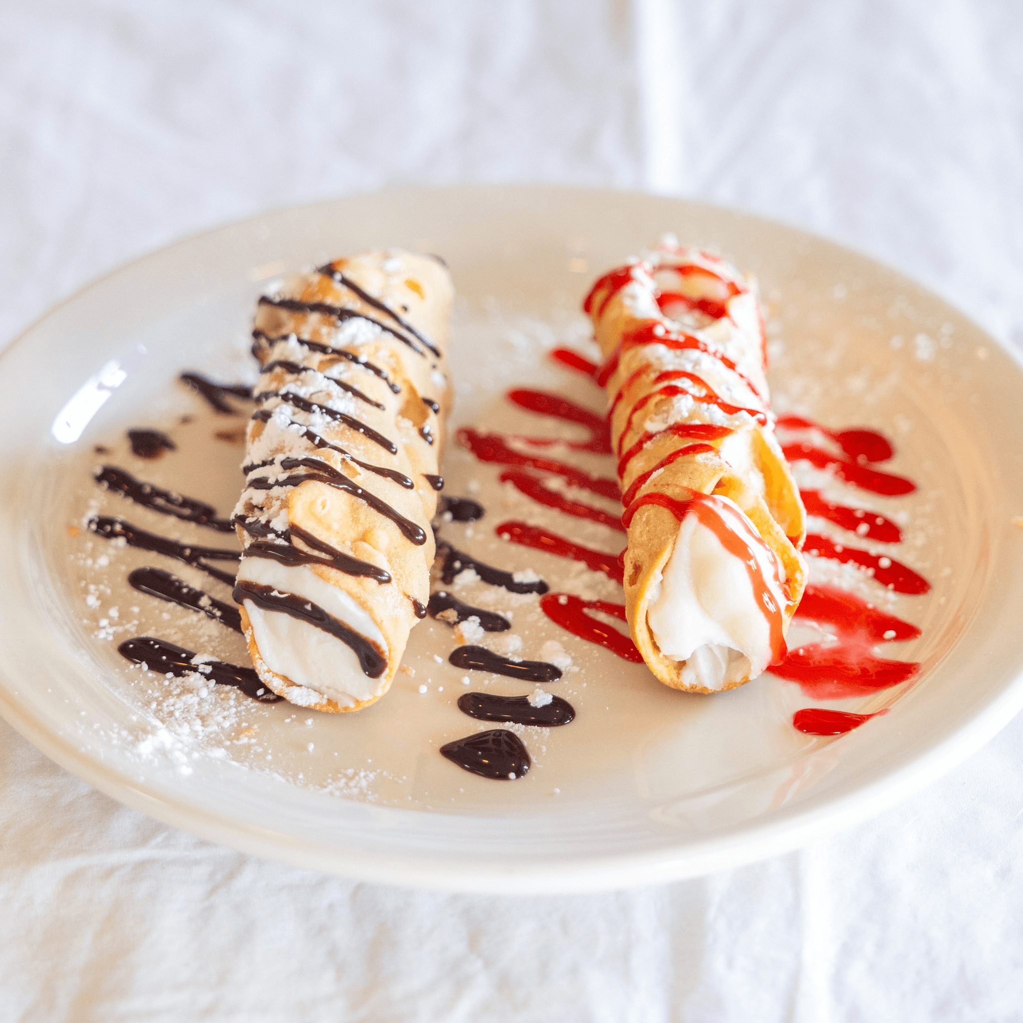 Cannoli Raspberry/Chocolate.